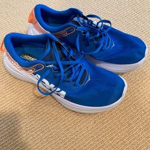 Hoka One One Carbon X NWOT